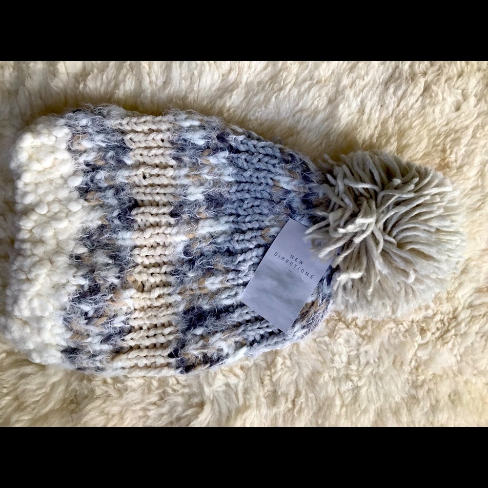 Brand New-Multi Yarn Pom Beanie- grey/cream